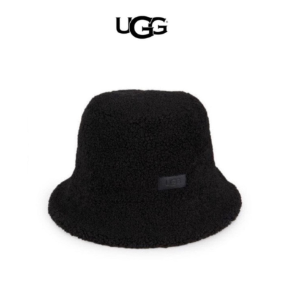 UGG Black Faux Fur Bucket Hat NWT - Picture 1 of 12